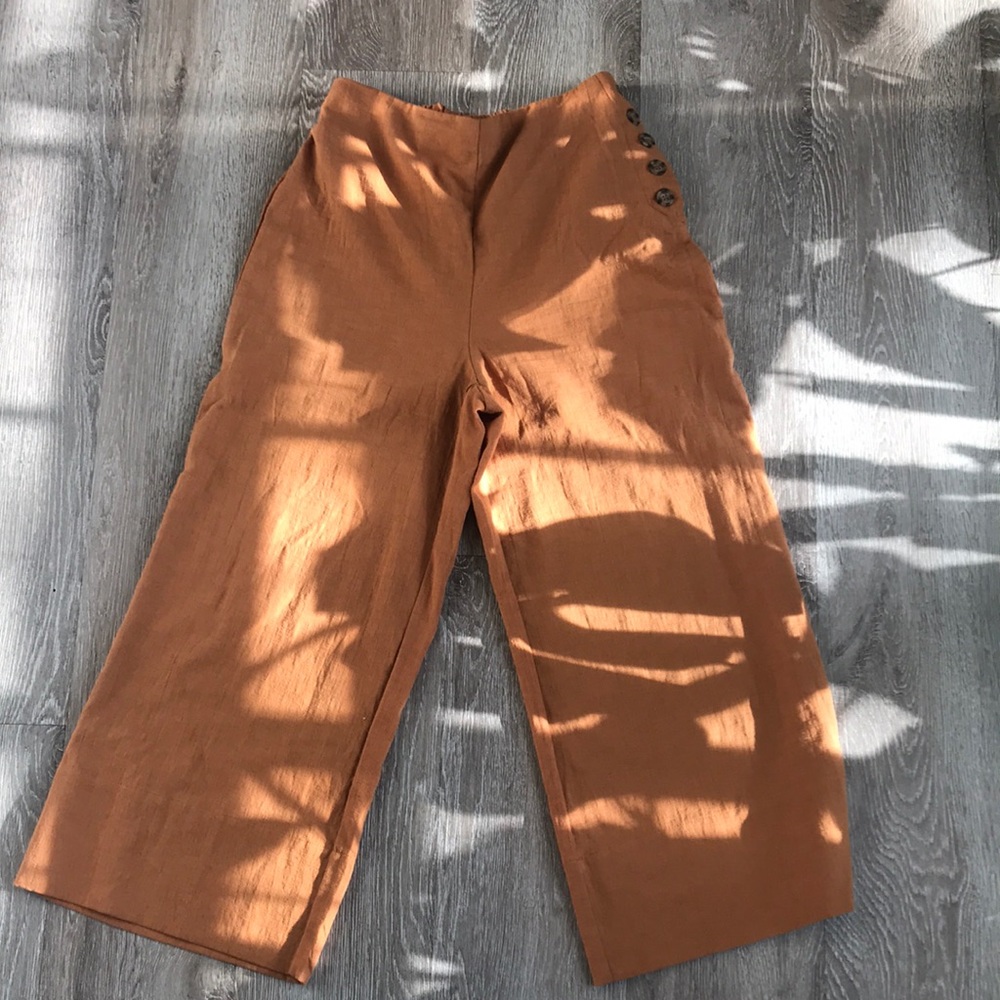 Good Luck Gem button detail crop pant 💕